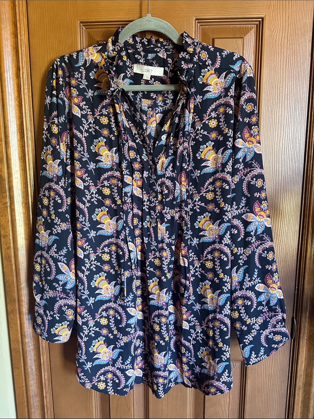 LOFT Navy Floral Paisley Tie-Neck and Front Button Tunic Blouse, size Large